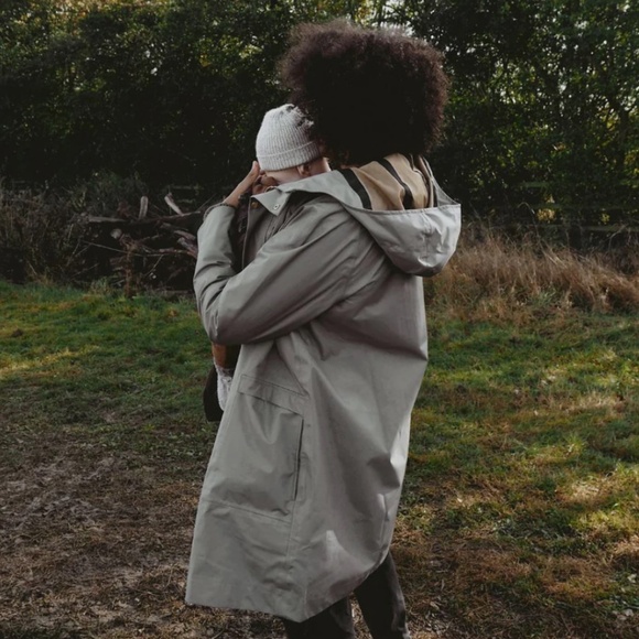 Fairechild Adult Raincoat - Picture 2 of 2